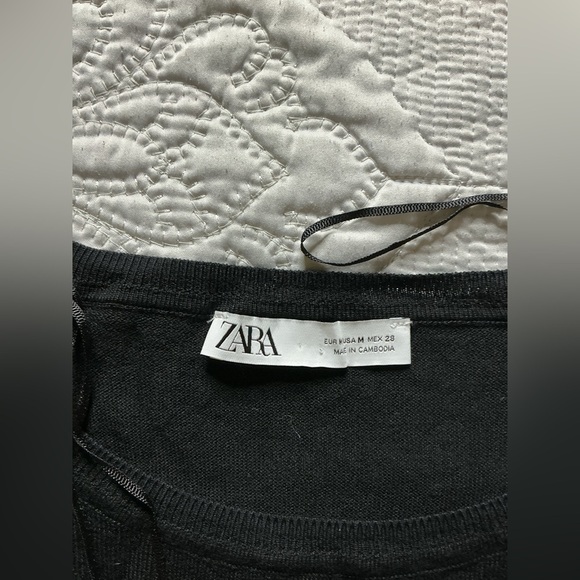 Zara Black and Blue Crew Neck Sweater - Picture 7 of 7